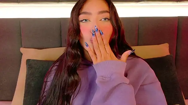 nicolle pierce online show from November 2025 02:28:01 PM