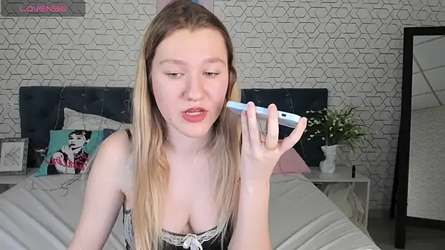 Mariel Brown online show from January 2025 06:07:01 PM