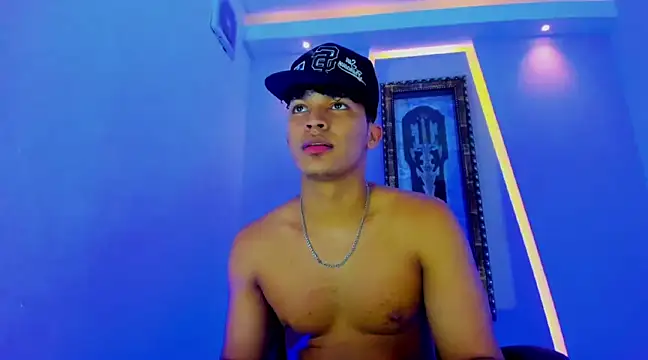 jamescurli  online show from December 2024 11:22:02 AM
