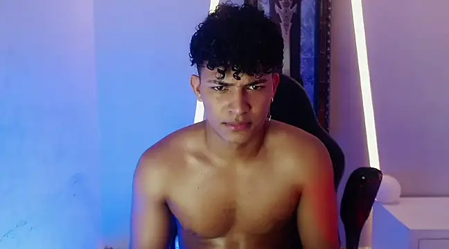 jamescurli  online show from December 2024 07:59:02 AM