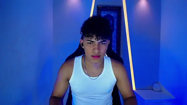 jamescurli  online show from January 2025 05:02:02 AM