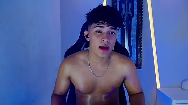 jamescurli  online show from January 2025 08:03:01 AM