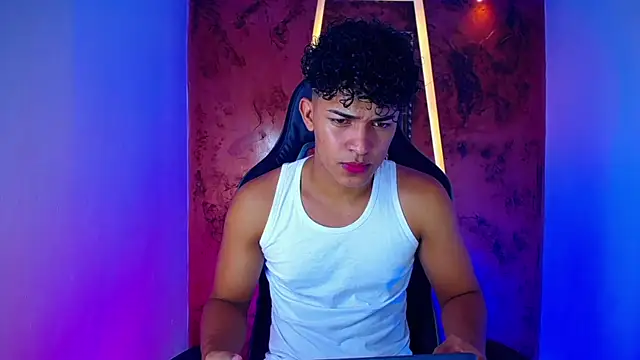 jamescurli  online show from February 2025 03:56:02 AM