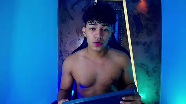 jamescurli  online show from March 2025 04:15:02 AM