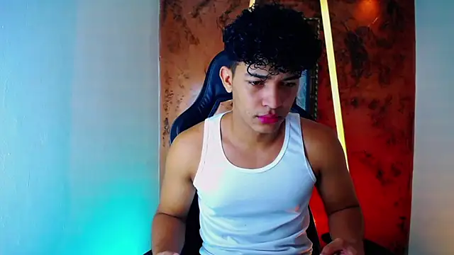 jamescurli  online show from March 2025 05:05:02 AM
