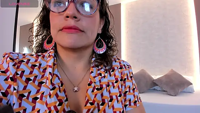 gipsela gomez online show from September 2025 07:36:01 PM