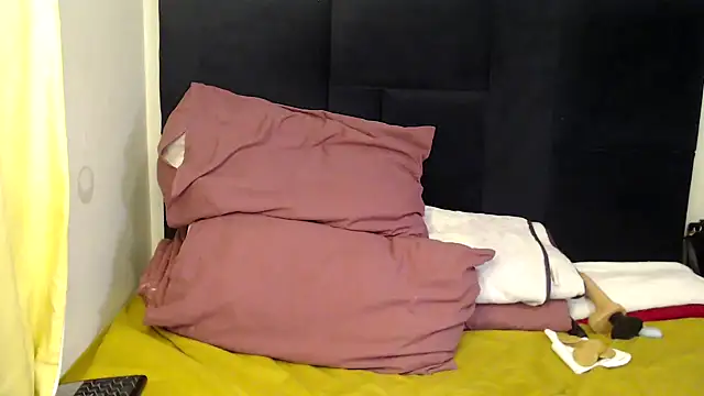 Busty-Londie online show from September 2025 06:02:02 PM