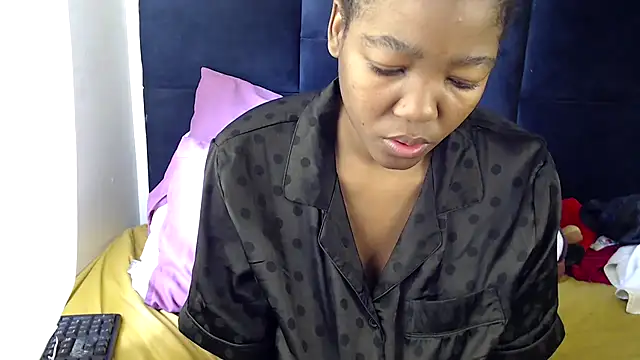 Busty-Londie online show from November 2025 11:23:02 AM