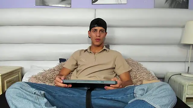 Tyler Rodriguez online show from February 2025 07:38:02 PM