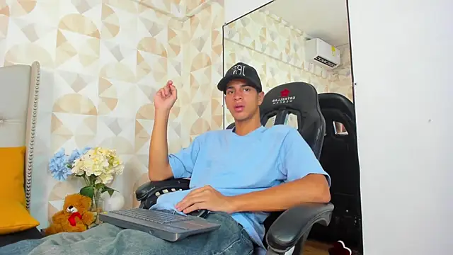 Tyler Rodriguez online show from March 2025 01:42:01 PM