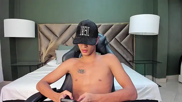 Tyler Rodriguez online show from March 2025 04:02:02 AM