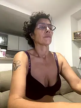 Snapshot of MireyaTorresGu chatting on September 2025 10:54:01 PM MireyaTorresGu online show from September 2025 10:54:01 PM