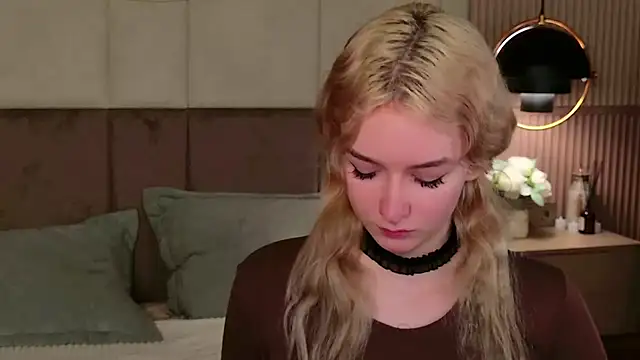 NaomiLoys online show from February 2025 09:37:02 PM