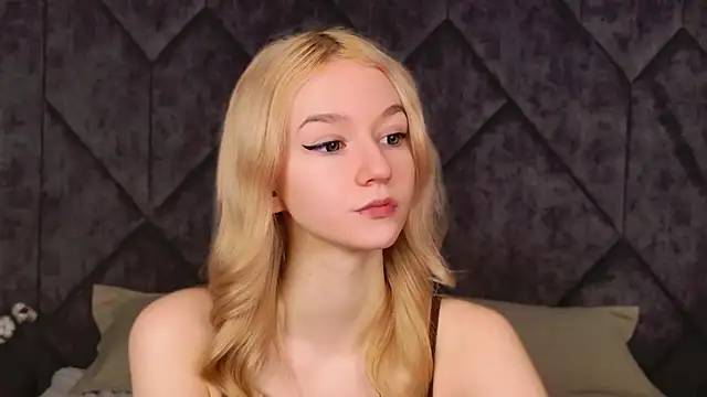 NaomiLoys online show from March 2026 03:41:01 PM