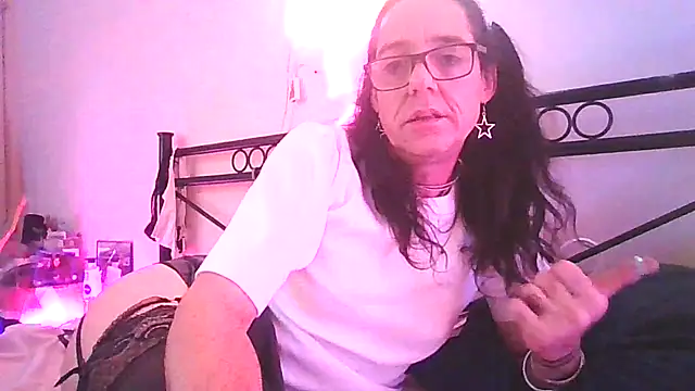 Snapshot of ingrid1982 chatting on September 2025 03:43:01 AM ingrid1982 online show from September 2025 03:43:01 AM