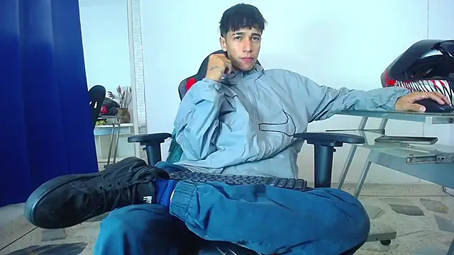 Zacktk7 online show from December 2024 11:14:01 PM