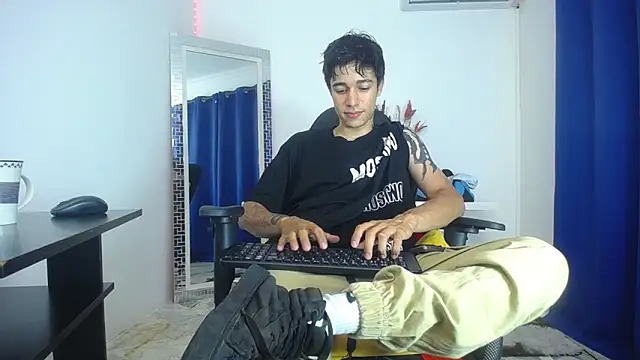 Zacktk7 online show from January 2025 08:43:02 PM