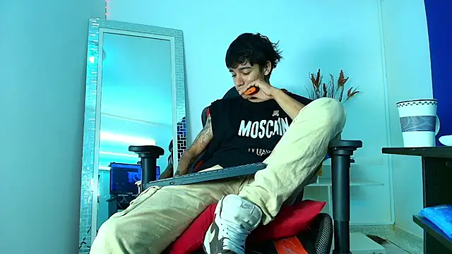 Zacktk7 online show from February 2025 08:00:01 PM