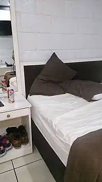 miketripi420 online show from November 2025 03:20:01 AM