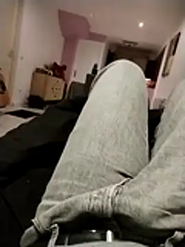 JulesG18 online show from February 2026 05:02:01 PM