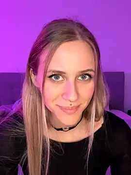 Snapshot of lunawolf21 chatting on December 2024 07:14:01 PM lunawolf21 online show from December 2024 07:14:01 PM