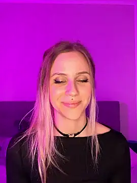 Snapshot of lunawolf21 chatting on December 2024 07:11:01 PM lunawolf21 online show from December 2024 07:11:01 PM