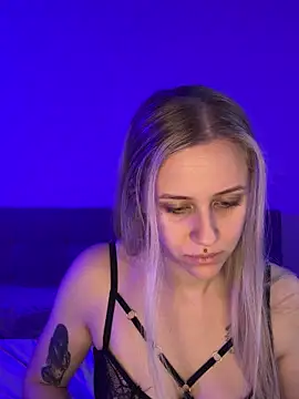 Snapshot of lunawolf21 chatting on February 2025 07:45:02 AM lunawolf21 online show from February 2025 07:45:02 AM