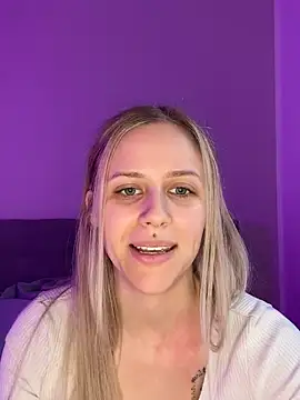 Snapshot of lunawolf21 chatting on February 2025 09:15:01 AM lunawolf21 online show from February 2025 09:15:01 AM