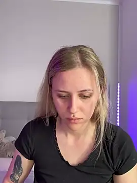 Snapshot of lunawolf21 chatting on March 2025 07:21:02 AM lunawolf21 online show from March 2025 07:21:02 AM