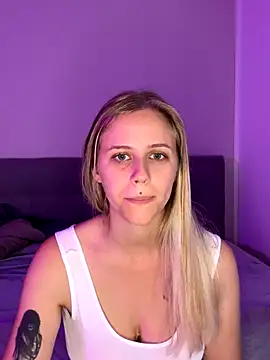 Snapshot of lunawolf21 chatting on October 2025 06:24:01 AM lunawolf21 online show from October 2025 06:24:01 AM