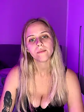 Snapshot of lunawolf21 chatting on October 2025 06:32:02 PM lunawolf21 online show from October 2025 06:32:02 PM