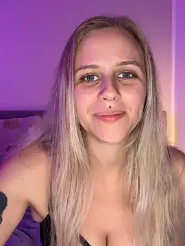 Snapshot of lunawolf21 chatting on October 2025 06:52:01 PM lunawolf21 online show from October 2025 06:52:01 PM