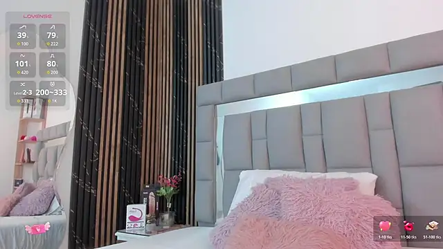 vivianne scott online show from November 2025 12:26:01 PM