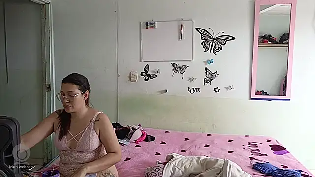 Snapshot of luxandracon23 chatting on February 2025 06:35:01 PM luxandracon23 online show from February 2025 06:35:01 PM