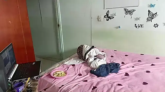 Snapshot of luxandracon23 chatting on February 2025 05:03:02 PM luxandracon23 online show from February 2025 05:03:02 PM