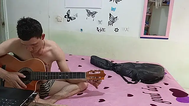 Snapshot of luxandracon23 chatting on February 2025 10:53:02 PM luxandracon23 online show from February 2025 10:53:02 PM