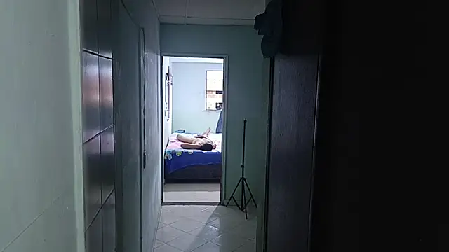 Snapshot of luxandracon23 chatting on February 2025 11:21:02 AM luxandracon23 online show from February 2025 11:21:02 AM