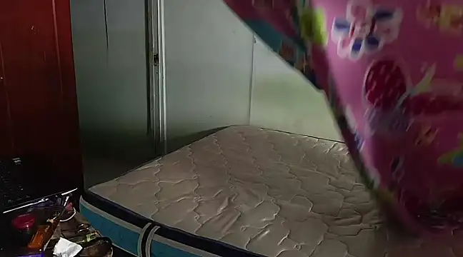 Snapshot of luxandracon23 chatting on March 2025 08:41:02 PM luxandracon23 online show from March 2025 08:41:02 PM