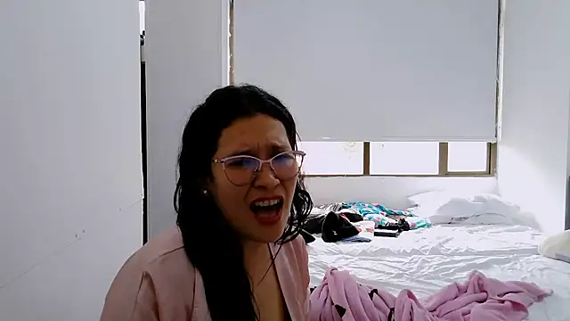 Snapshot of luxandracon23 chatting on September 2025 07:58:02 PM luxandracon23 online show from September 2025 07:58:02 PM