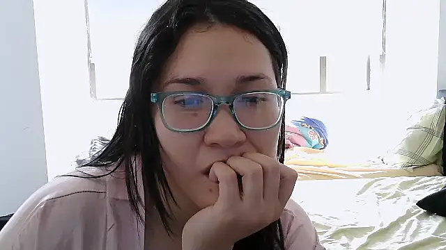 Snapshot of luxandracon23 chatting on October 2025 01:45:02 PM luxandracon23 online show from October 2025 01:45:02 PM