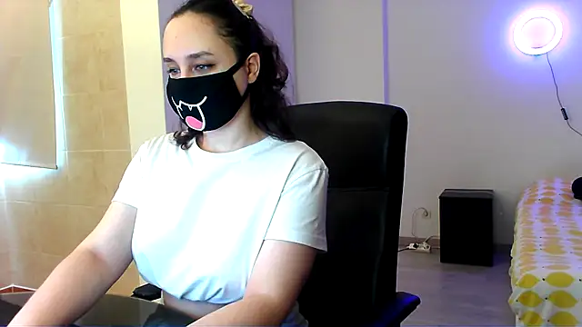 GummyPeachh online show from December 2024 11:22:01 AM