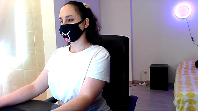 GummyPeachh online show from December 2024 02:28:01 PM