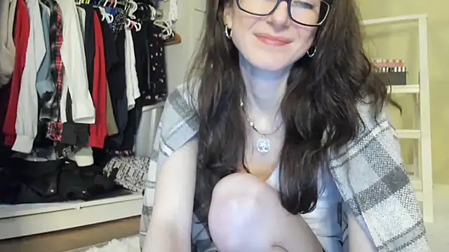 Baby Jewel online show from December 2024 12:38:02 PM