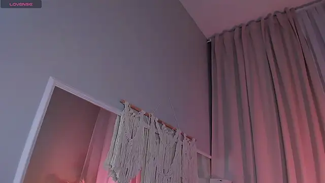 Kim Oberlin  online show from March 2025 09:40:01 AM