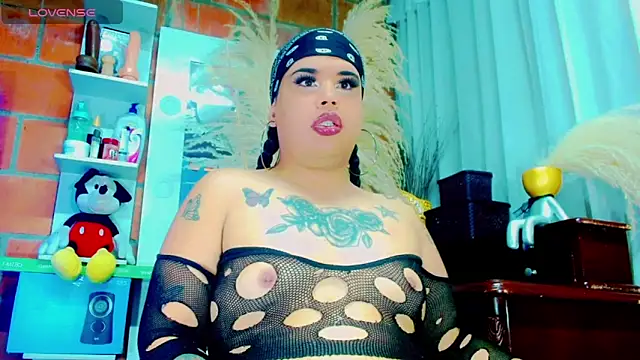 nauthyvalentina online show from February 2026 04:37:02 PM