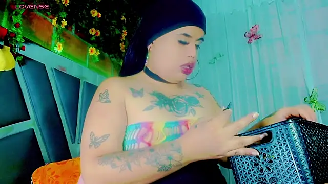 nauthyvalentina online show from June 2026 11:32:01 PM