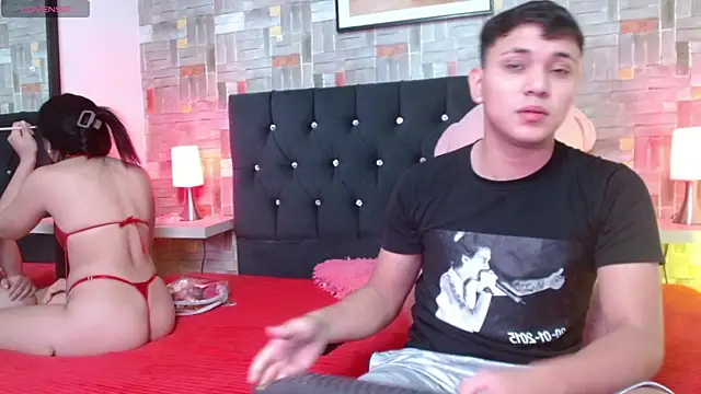 couple lovelyds online show from January 2025 01:03:02 PM