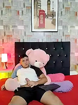 couple lovelyds online show from February 2025 12:58:01 PM