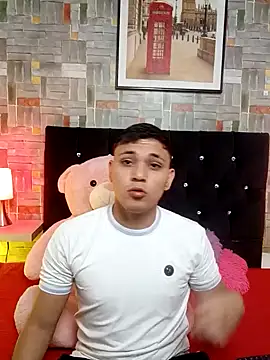 couple lovelyds online show from February 2025 12:35:02 PM