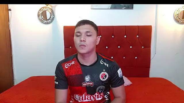 couple lovelyds online show from March 2025 06:44:02 PM